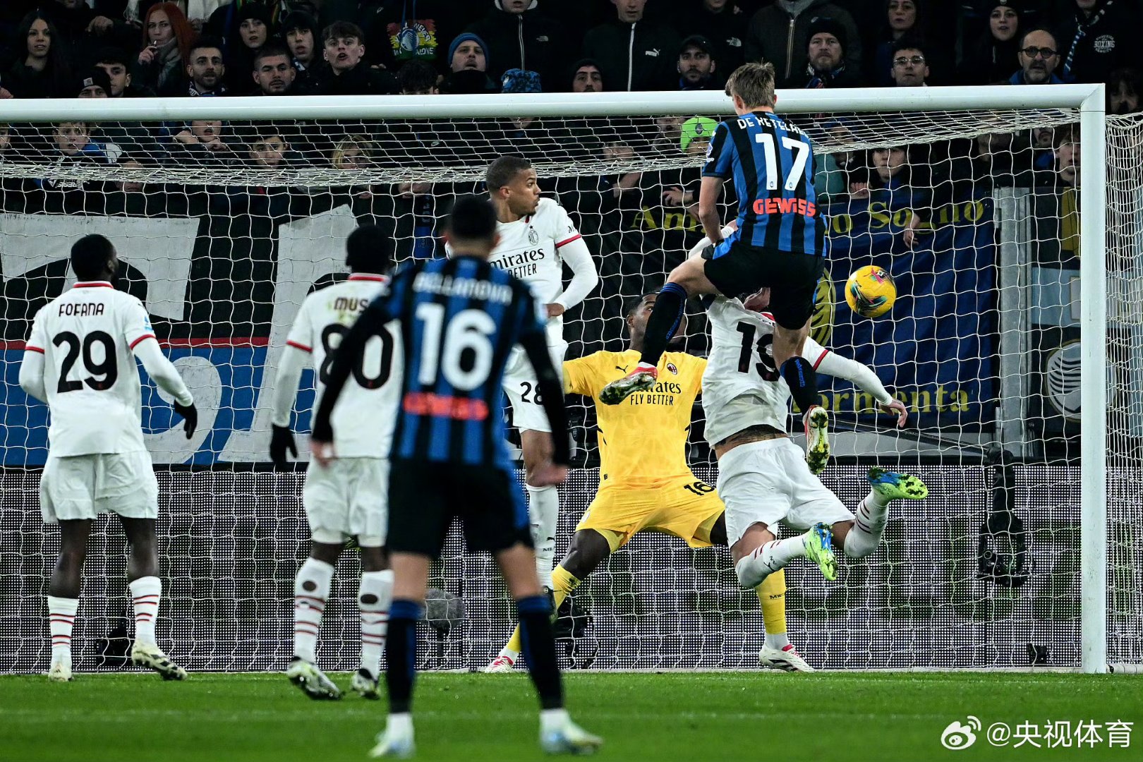 个洞出现了 个洞出现了